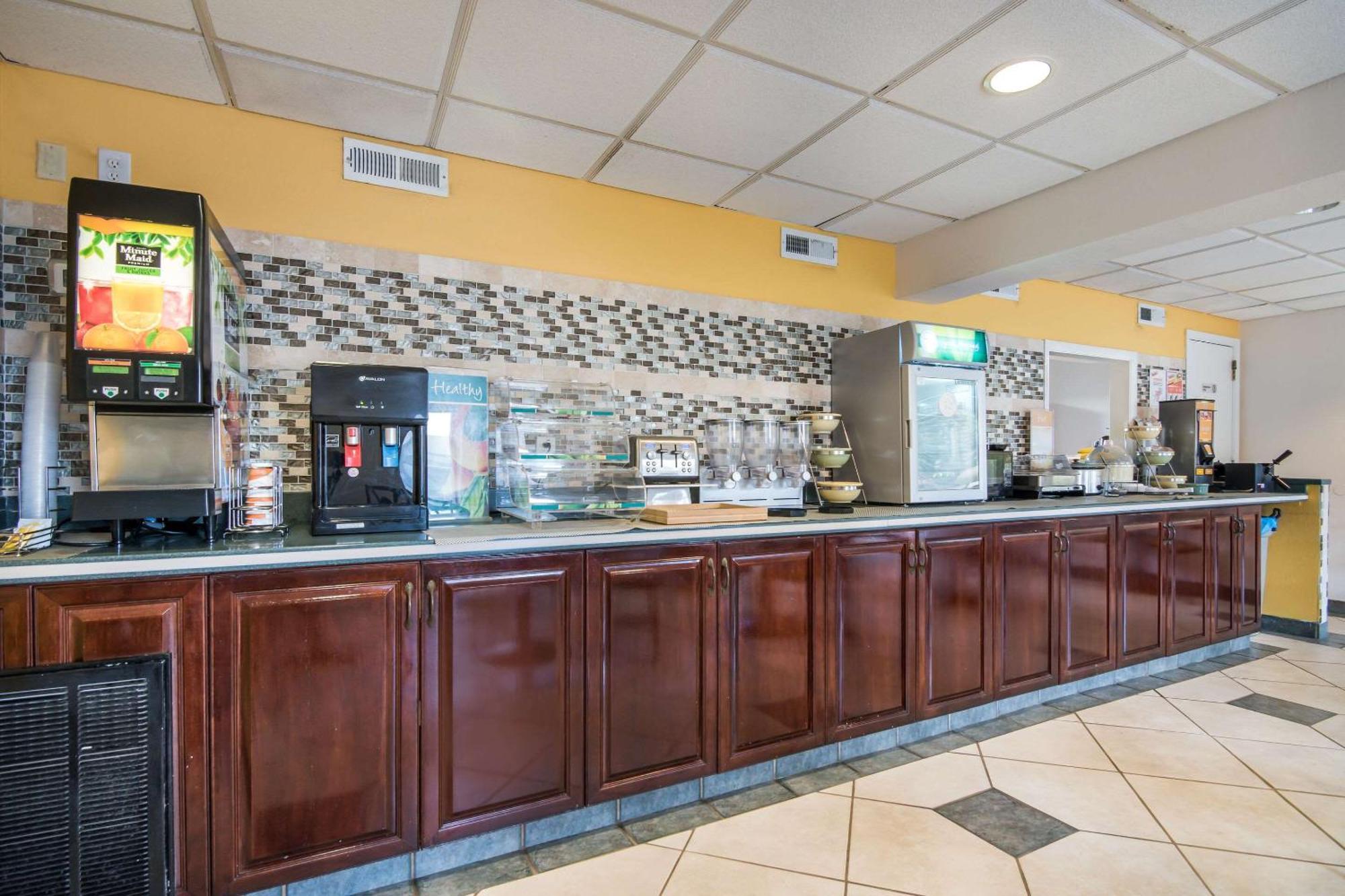 Quality Inn Little Creek Вирджиния-Бич Экстерьер фото