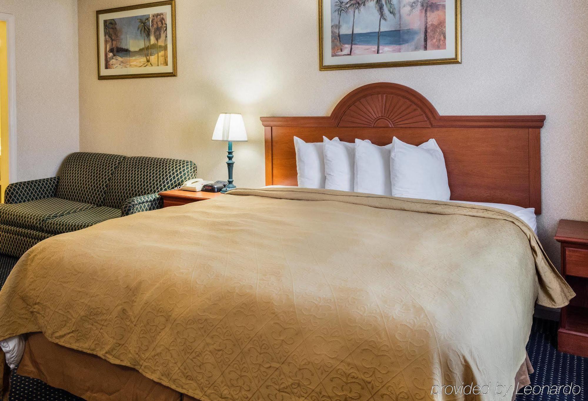 Quality Inn Little Creek Вирджиния-Бич Экстерьер фото