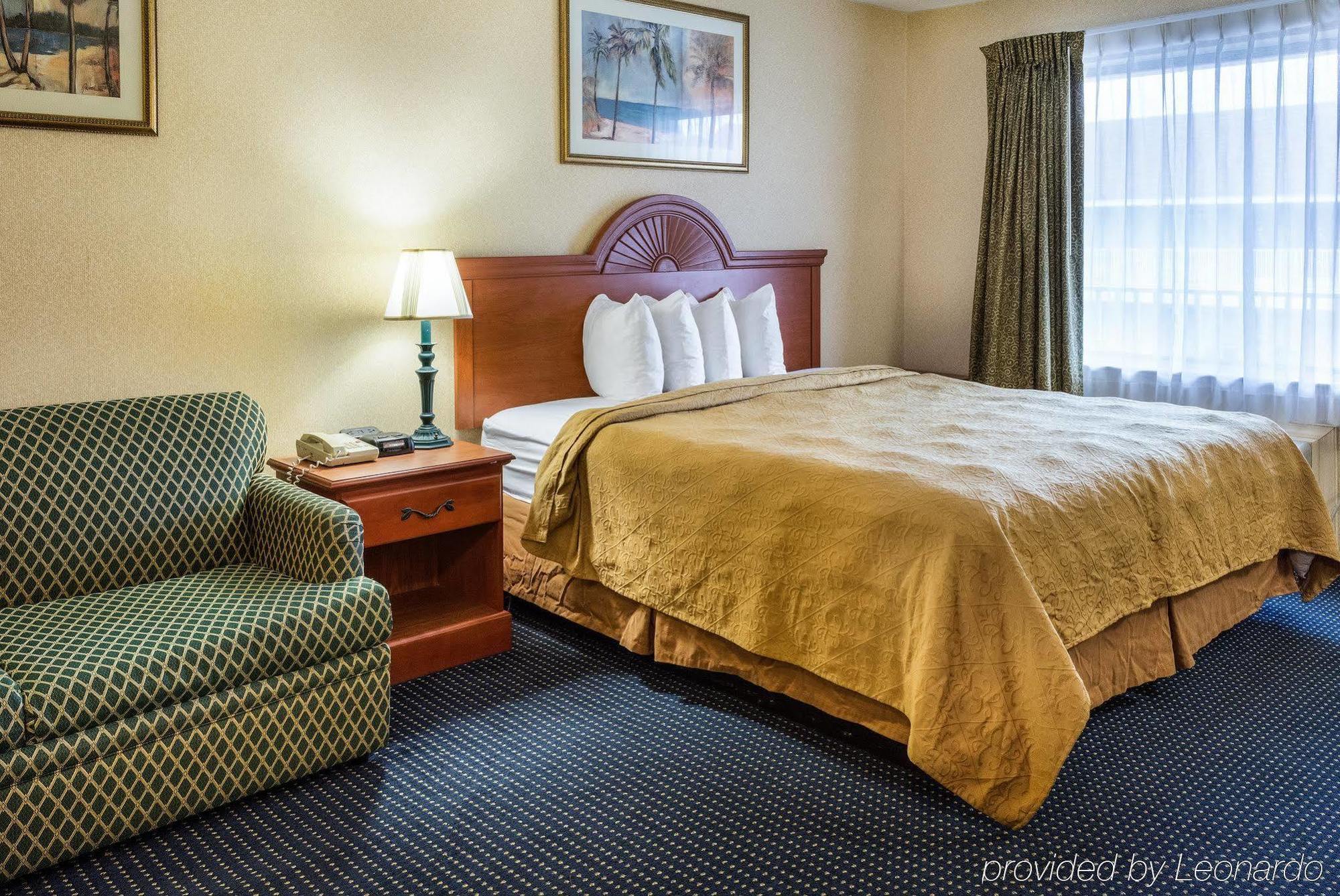 Quality Inn Little Creek Вирджиния-Бич Экстерьер фото