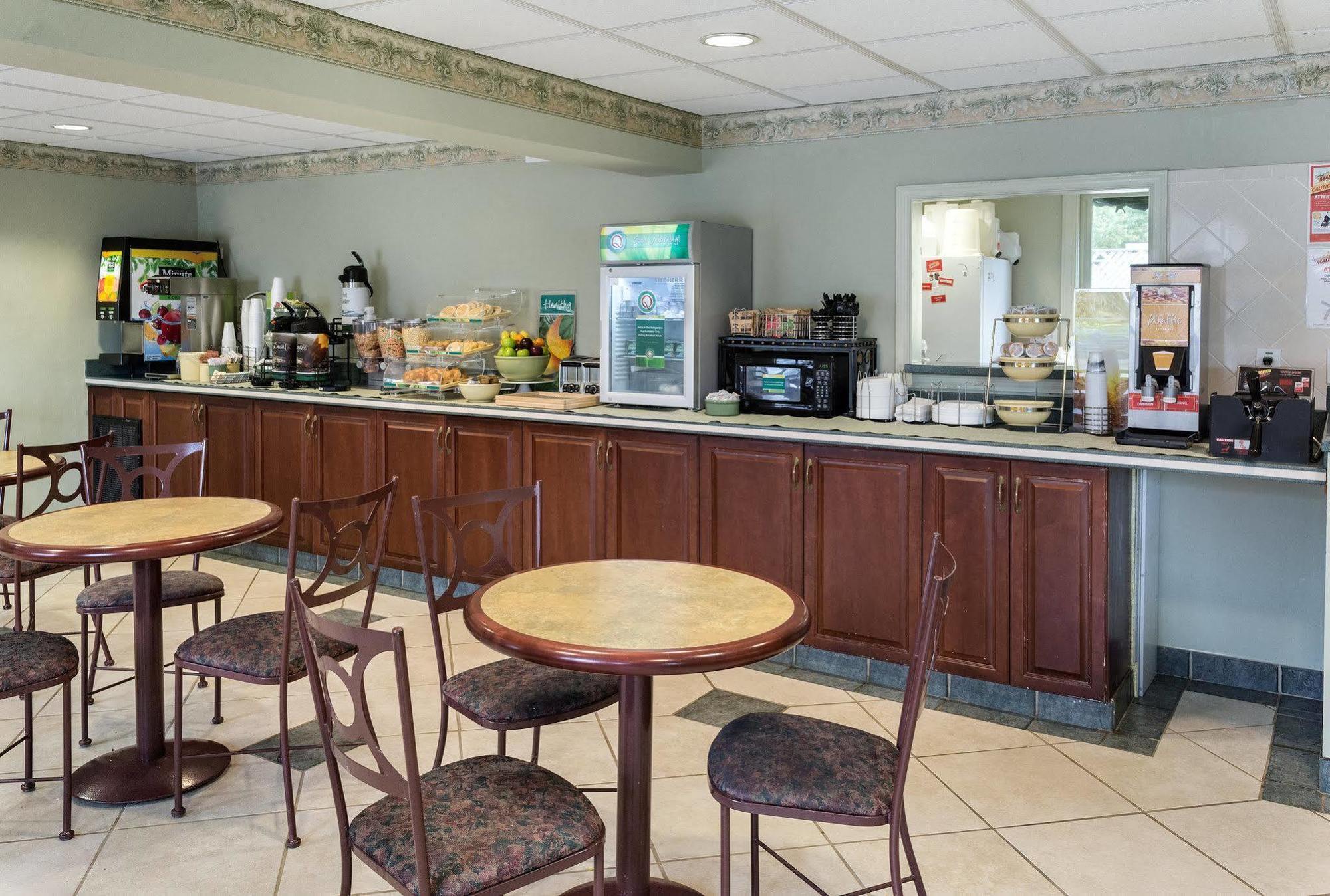 Quality Inn Little Creek Вирджиния-Бич Экстерьер фото