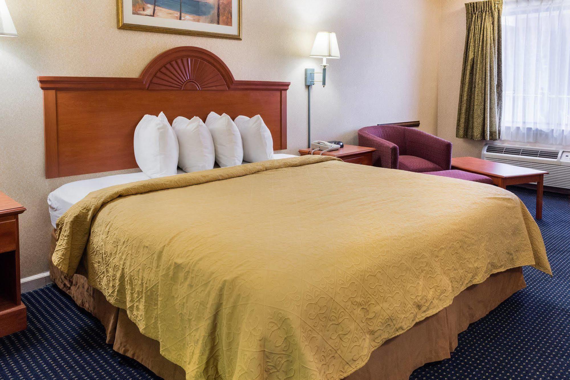Quality Inn Little Creek Вирджиния-Бич Экстерьер фото